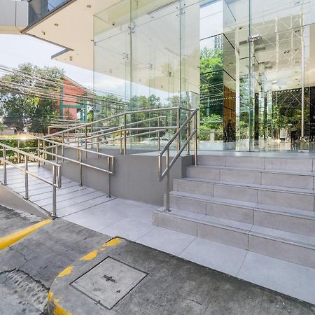 Free Netflix Condo Near It Park With 32-Inch Samsung Hdtv Cebu Екстериор снимка