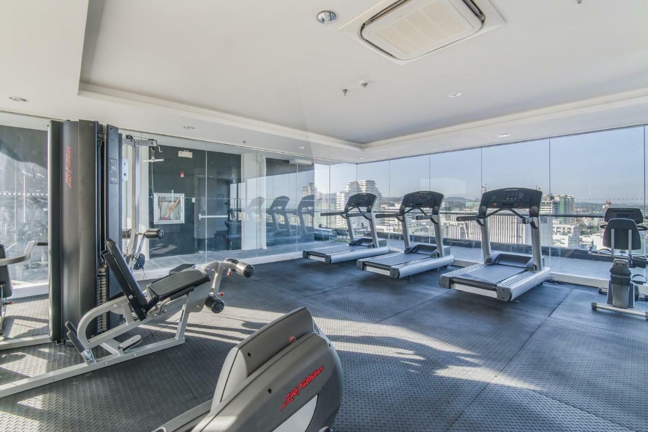 Free Netflix Condo Near It Park With 32-Inch Samsung Hdtv Cebu Екстериор снимка